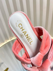 THREE STRAPS MULE IN BRIGHT PINK VELVET