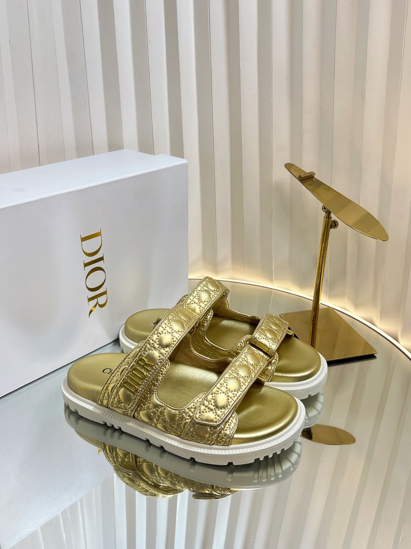 DIORACT SLIDES 25MM IN GOLD PATENT CALFSKIN