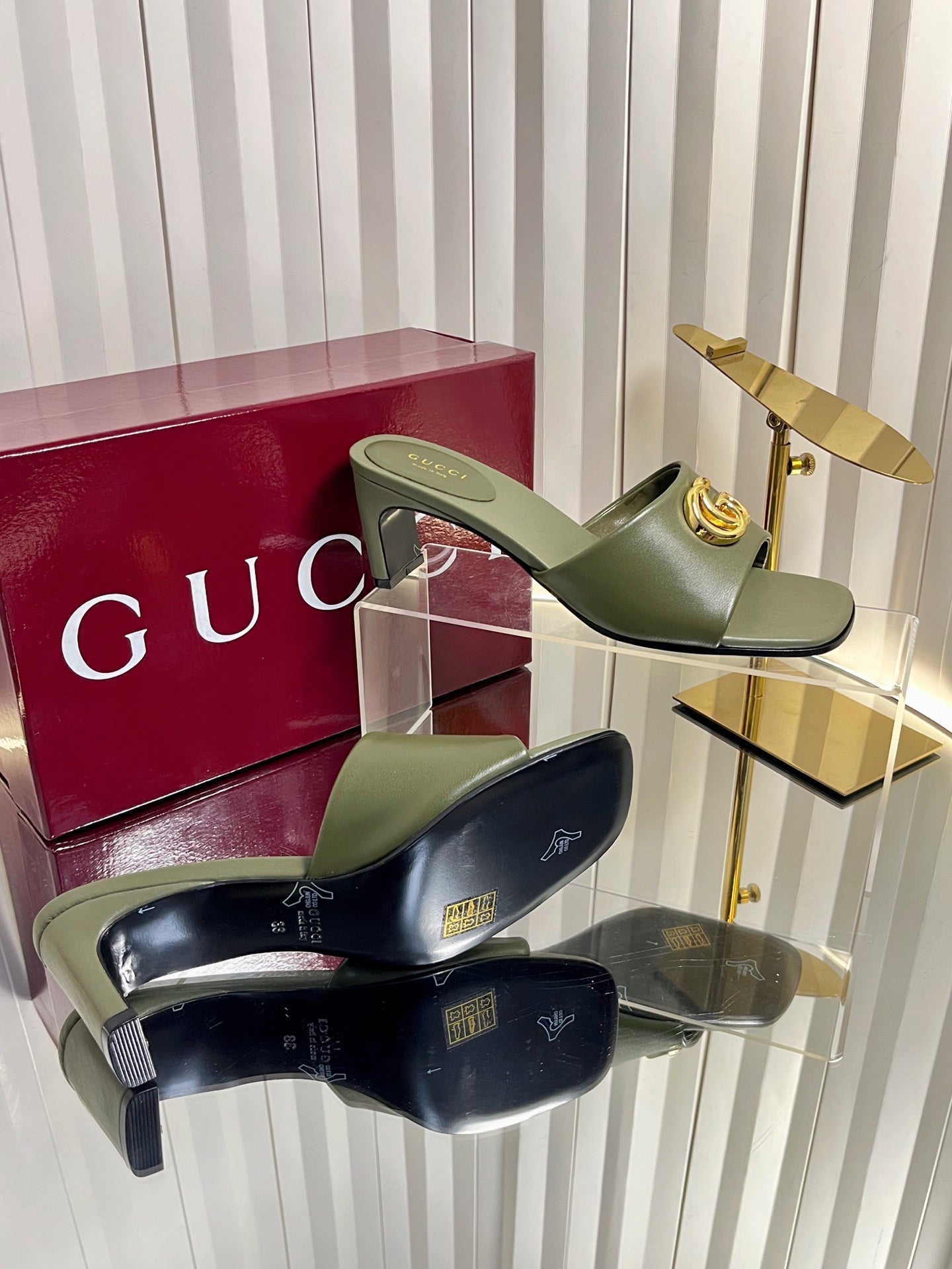 GUCCI 26S HIGH-HEELED SANDALS 45 MM IN MOSS GREEN CALFSKIN