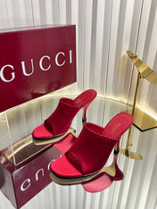 GUCCI 26S HIGH-HEELED SANDALS 100 MM IN RED SATIN