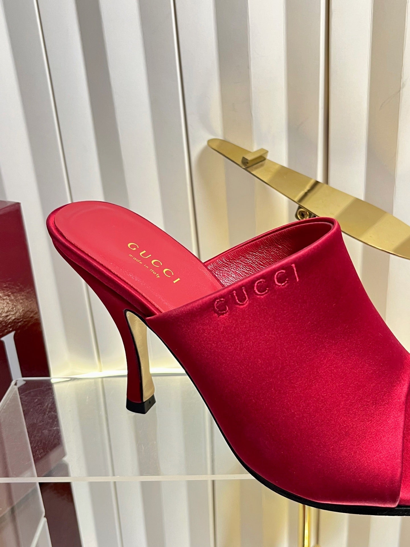 GUCCI 26S HIGH-HEELED SANDALS 100 MM IN RED SATIN