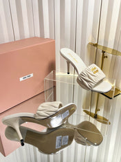 MIUMIU 26S HIGH-HEEL MULE SANDALS 85MM IN LIGHT BEIGE CALFSKIN GOLD HARDWARE