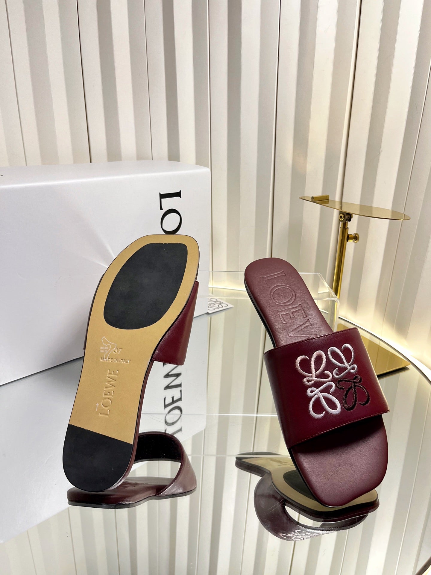 LOEWE 26S LOGO-EMBROIDERED SANDALS IN DARK RED CALFSKIN