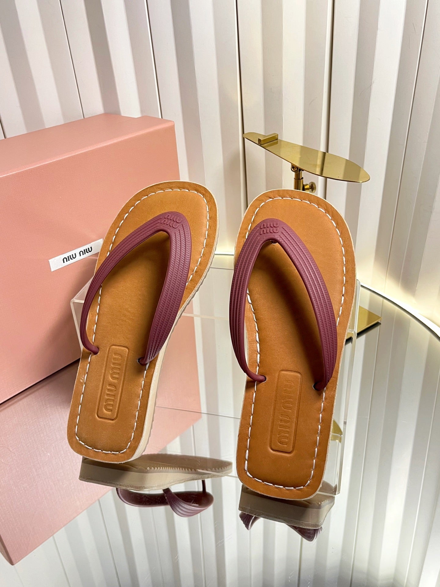 MIUMIU 26S THONG FLAT SANDALS IN BURGUNDY RED CALFSKIN