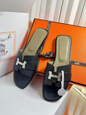 HM 26S ORAN SANDALS IN BLACK EPSOM CALFSKIN SILVER HARDWARE
