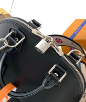 ALMA BB BAG 23 IN BLACK GRAIN EPI COWHIDE