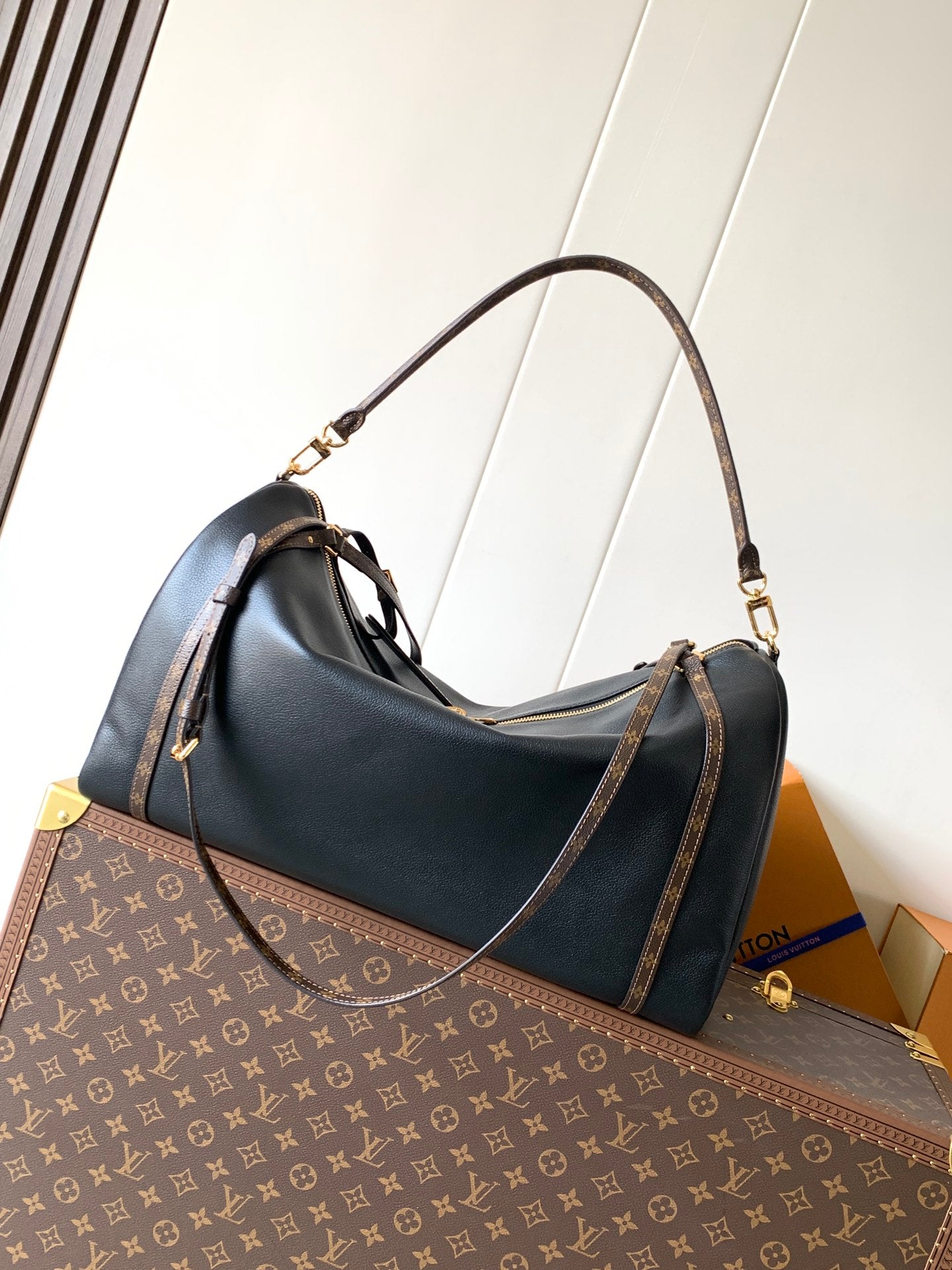 LV EXPRESS TRAVEL 45 IN BLACK CALFSKIN