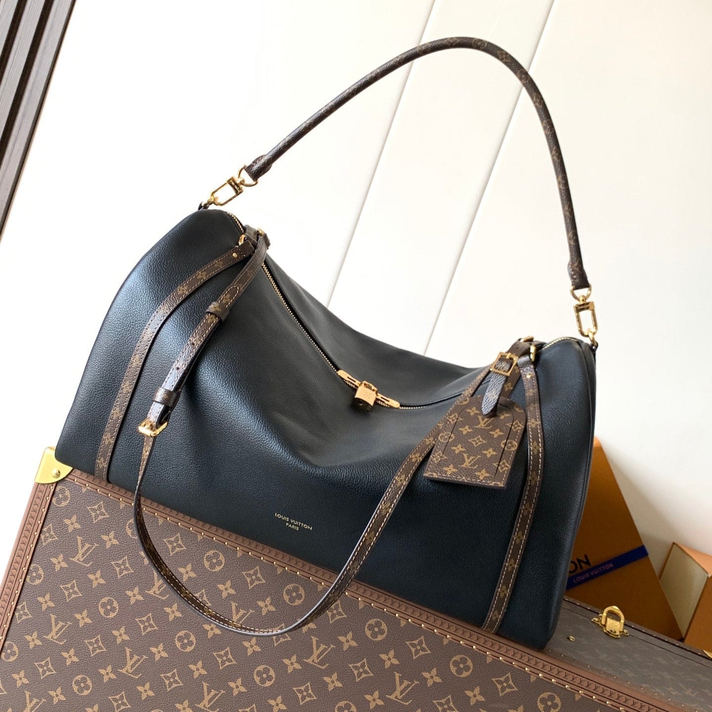 LV EXPRESS TRAVEL 45 IN BLACK CALFSKIN