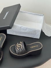 WEDGE HEELS IN BLACK CALFSKIN MIX CHAIN BASE