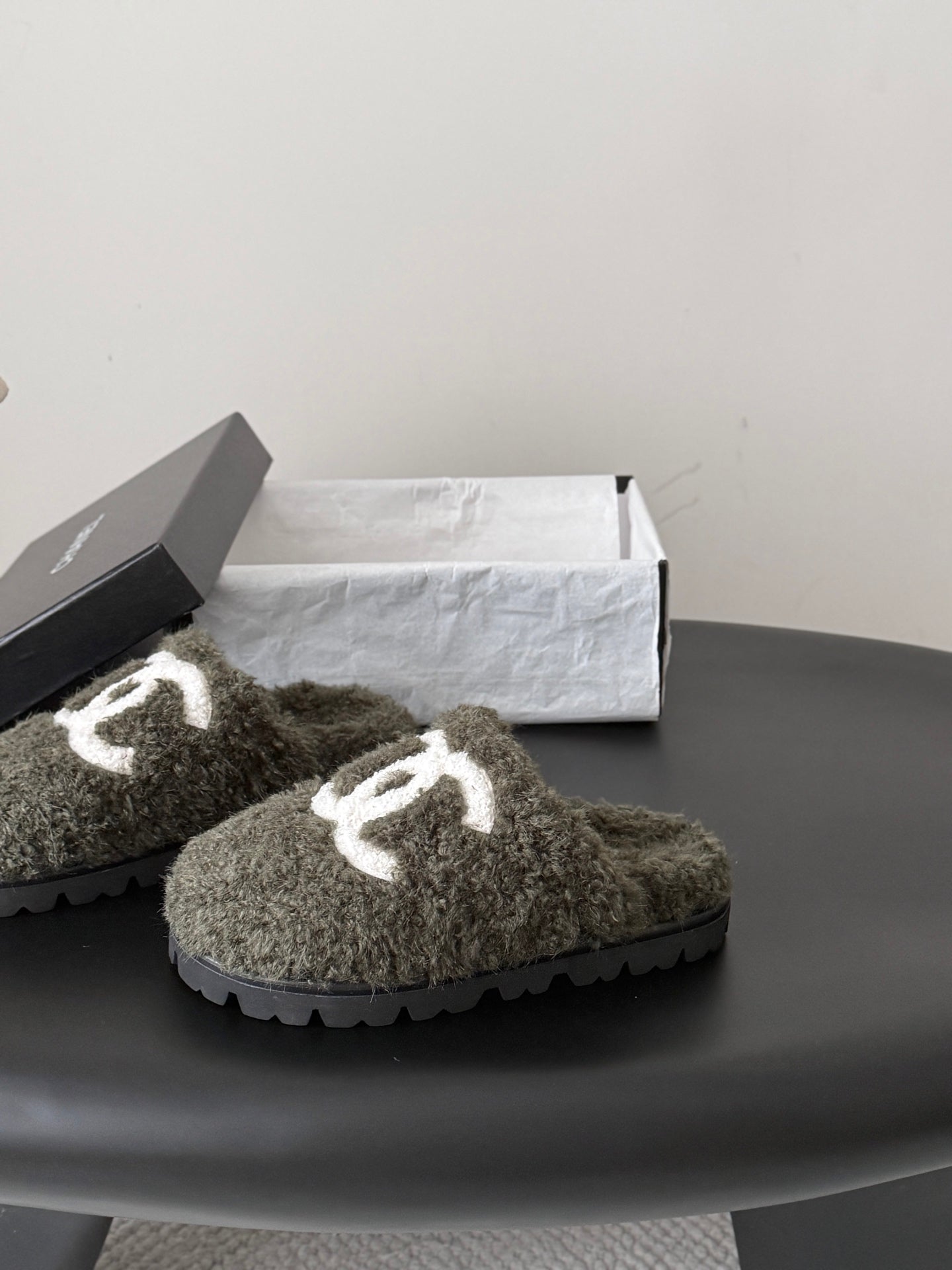 CHANEL 26S SLIDE SANDALS IN DARK GREY SHEARLING UPPER AND LINING WITH WHITE CC LOGO