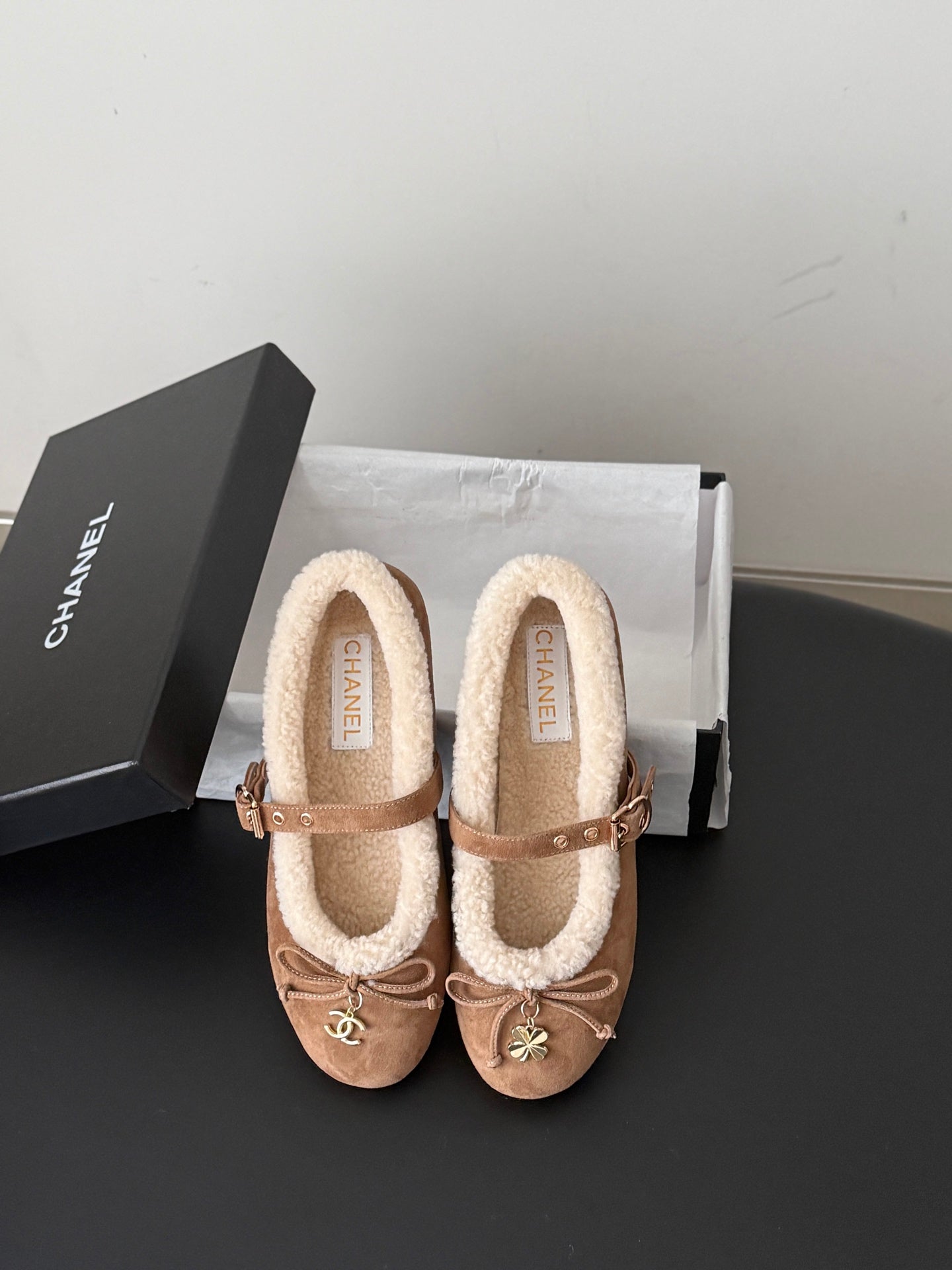 CHANEL 26S MARY JANE FLATS IN LIGHT BROWN SUEDE AND SHEARLING