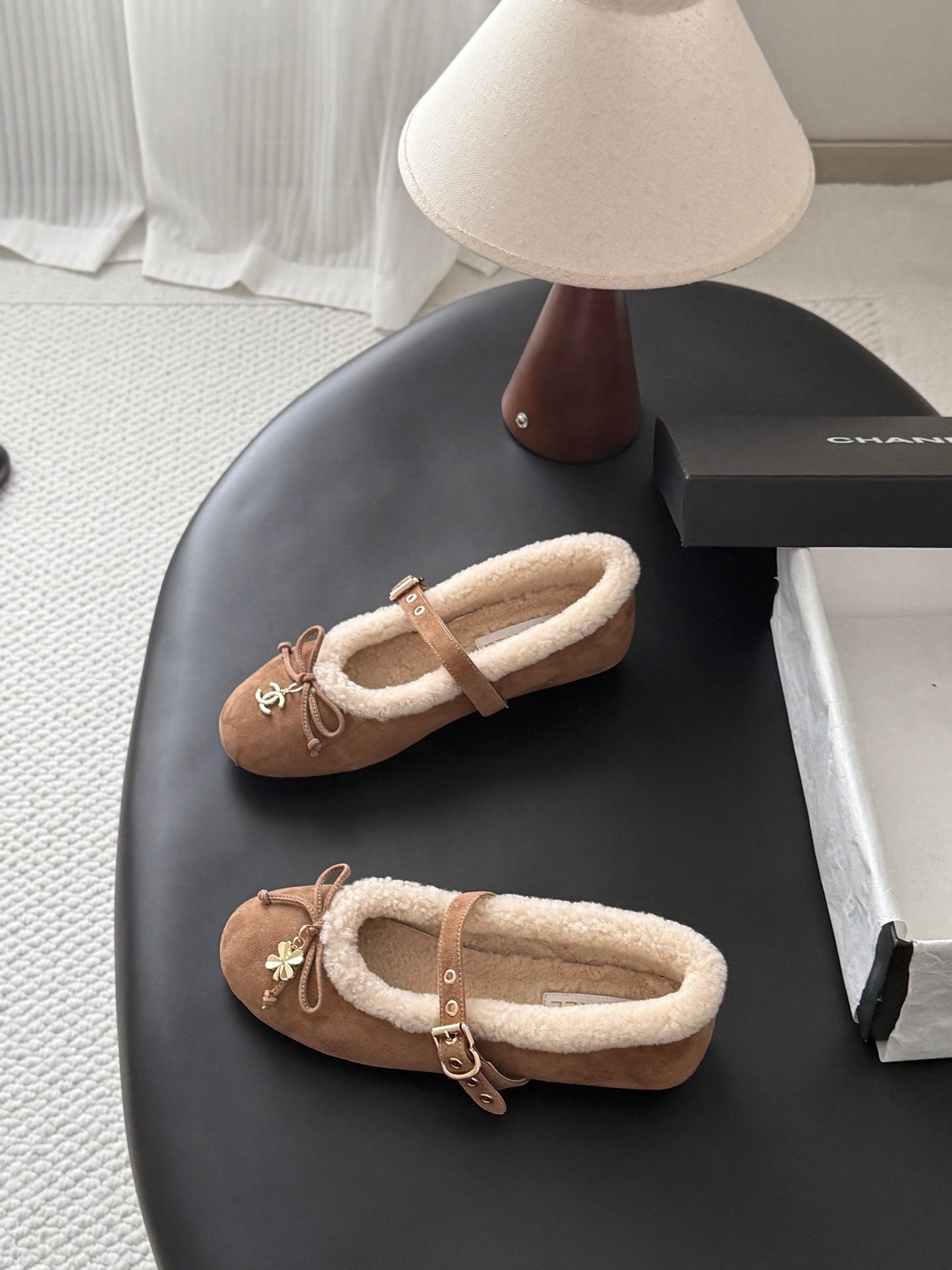 CHANEL 26S MARY JANE FLATS IN LIGHT BROWN SUEDE AND SHEARLING