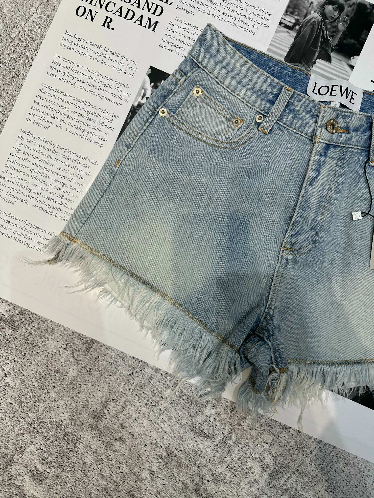 LOEWE 26S DENIM SHORTS 398