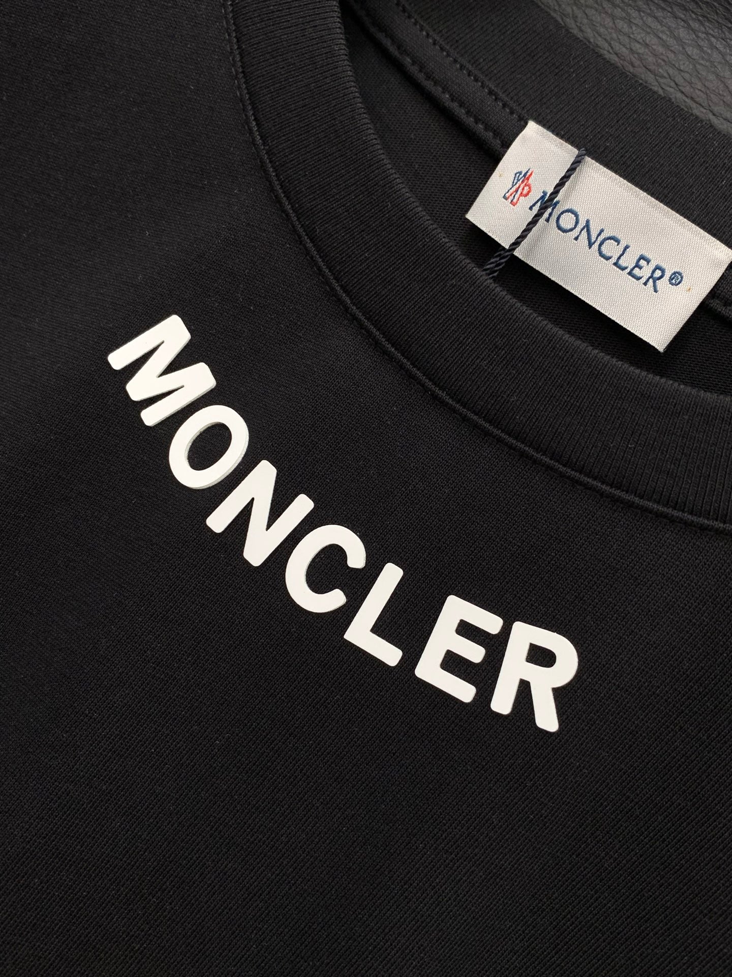 MONCLER 26S SHORT SLEEVE T-SHIRT 598