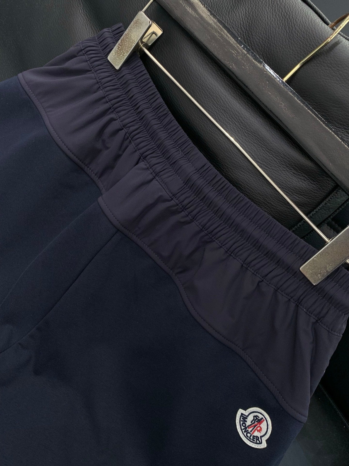 MONCLER 26S SHORTS 591