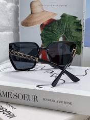 TRIOMPHE SUNGLASS 497831 IN BLACK ACETATE EMBOSSED LOGO