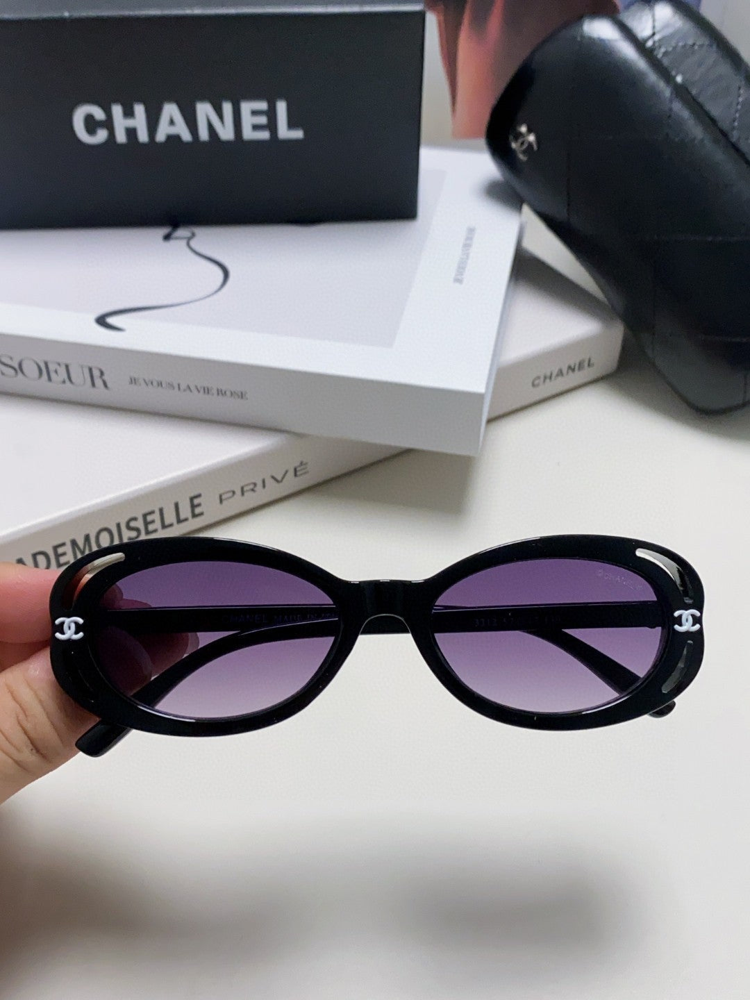 CHANEL 26S OVAL SHAPE IN ACETATE 399840