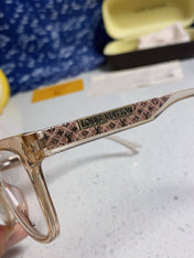 CAT EYE SUNGLASSES 570277 IN LIGHT BROWN CLEAR ACETATE EMBOSSED LOGO