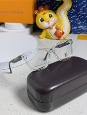 CAT EYE SUNGLASSES 570278 IN CLEAR ACETATE EMBOSSED LOGO