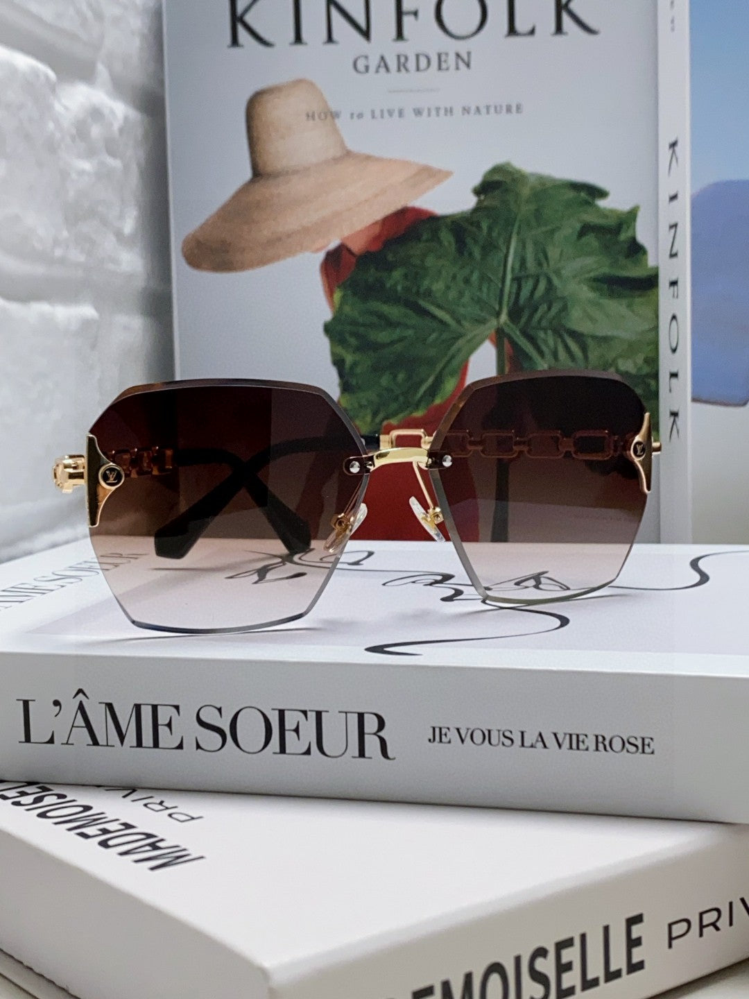CHAIN SQUARE SUNGLASSES 570260 IN GOLD METAL BROWN SMOKE LENS