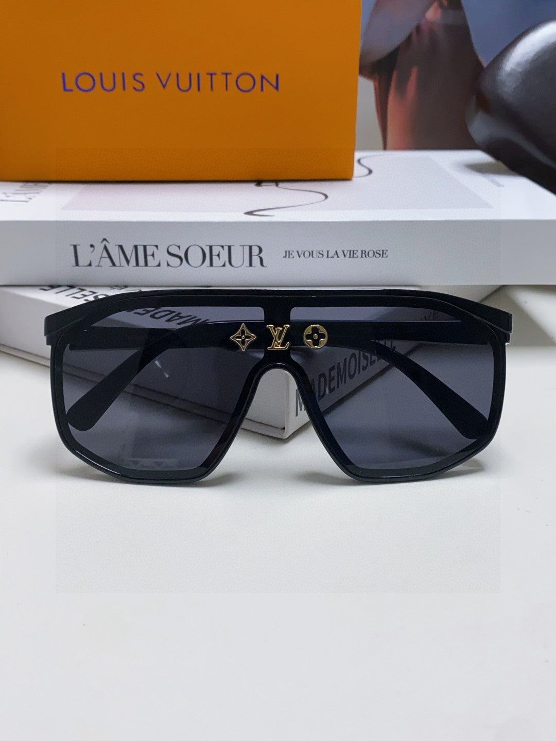 WAIMEA SUNGLASSES 570270 IN BLACK ACETATE