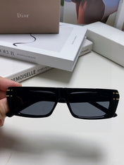 SIGNATURE SUNGLASS 571588 IN BLACK ACETATE
