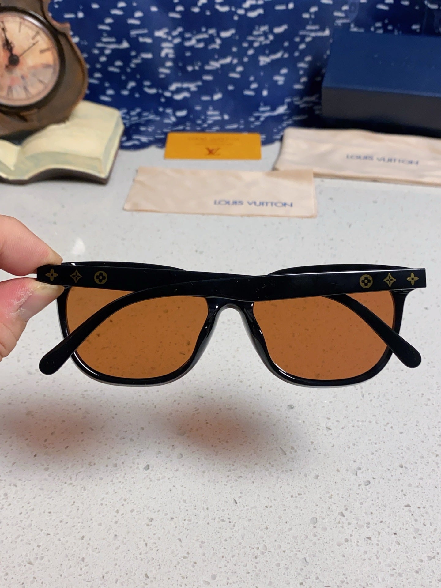 CAT EYE SUNGLASSES 571647 IN BLACK ACETATE BROWN LENS