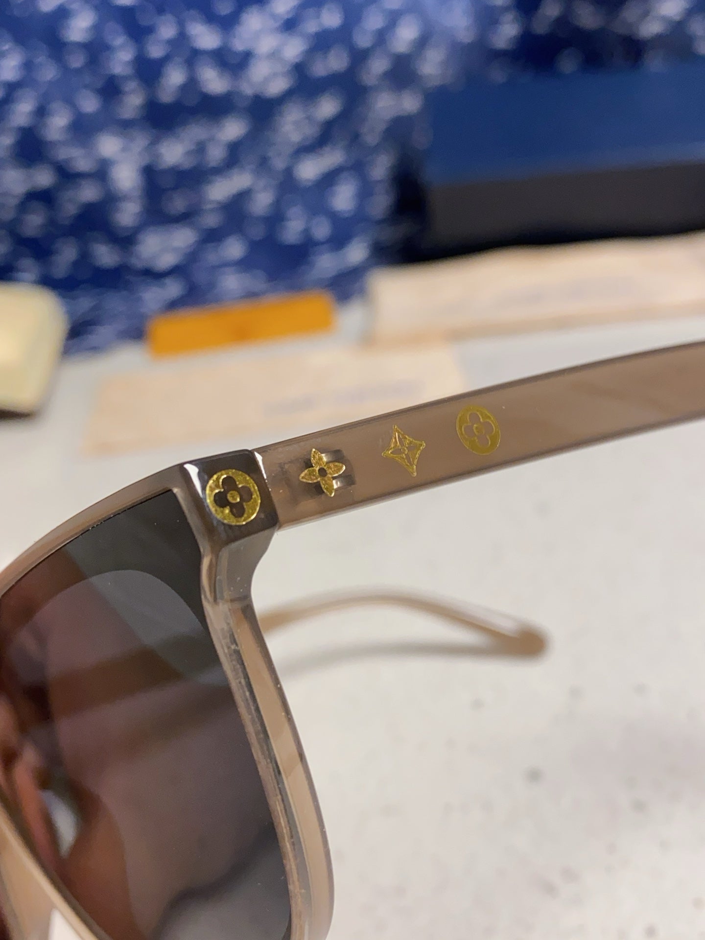 CAT EYE SUNGLASSES 571648 IN BEIGE CLEAR ACETATE
