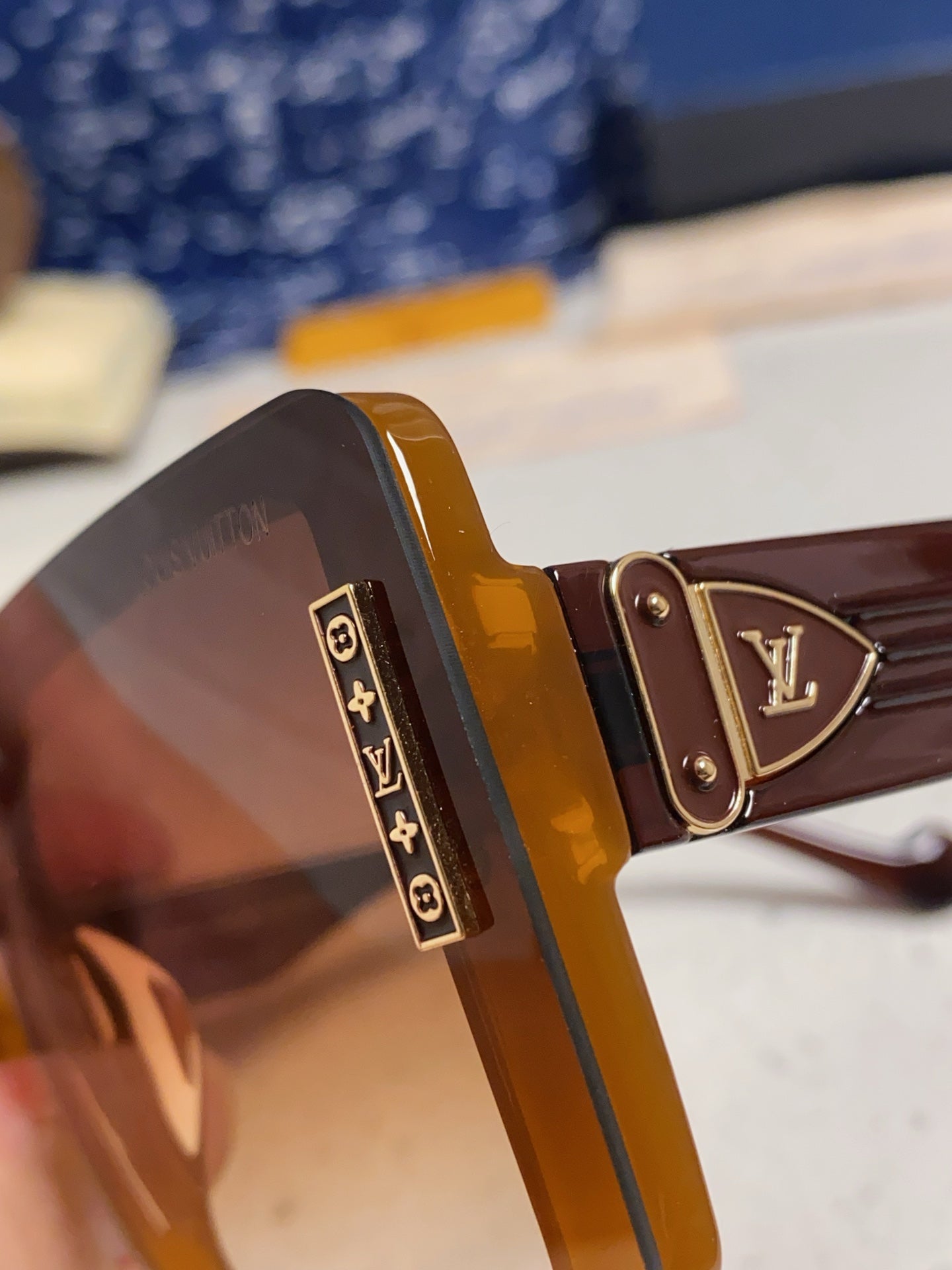 SQUARE SUNGLASSES 571655 IN BROWN CLEAR ACETATE