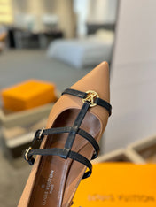 HIGH PUMP 5 CM TRIPLE-STRAP IN CIDER BROWN CALFSKIN WITH BLACK STRAP