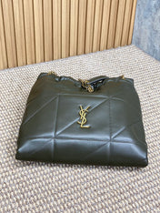 DRAWSTRING CHAIN STRAP SHOULDER BAG 39 IN DARK GREEN QUILTED CALFSKIN