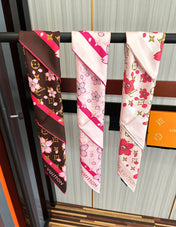 LV SCARF 90 CM IN SILK 723121