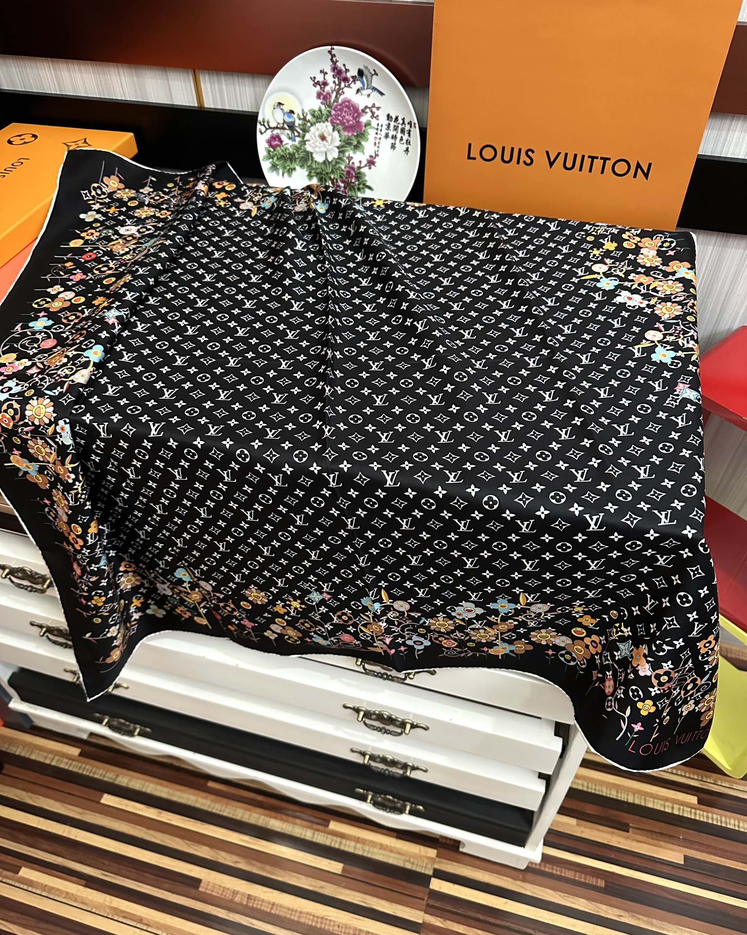 LV SCARF 90 CM IN SILK 730541