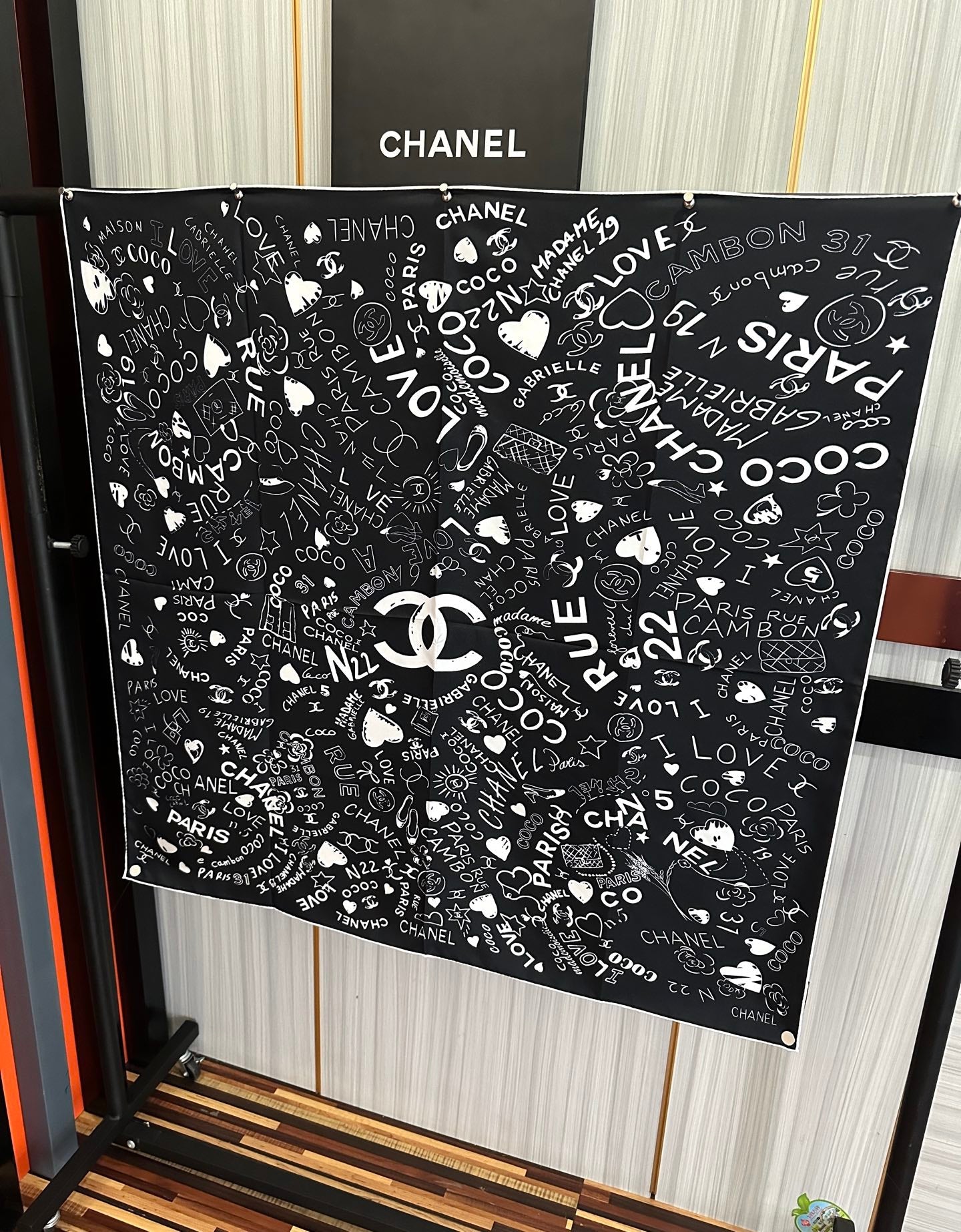 CHANEL 26S SCARF 90 IN SILK 311894