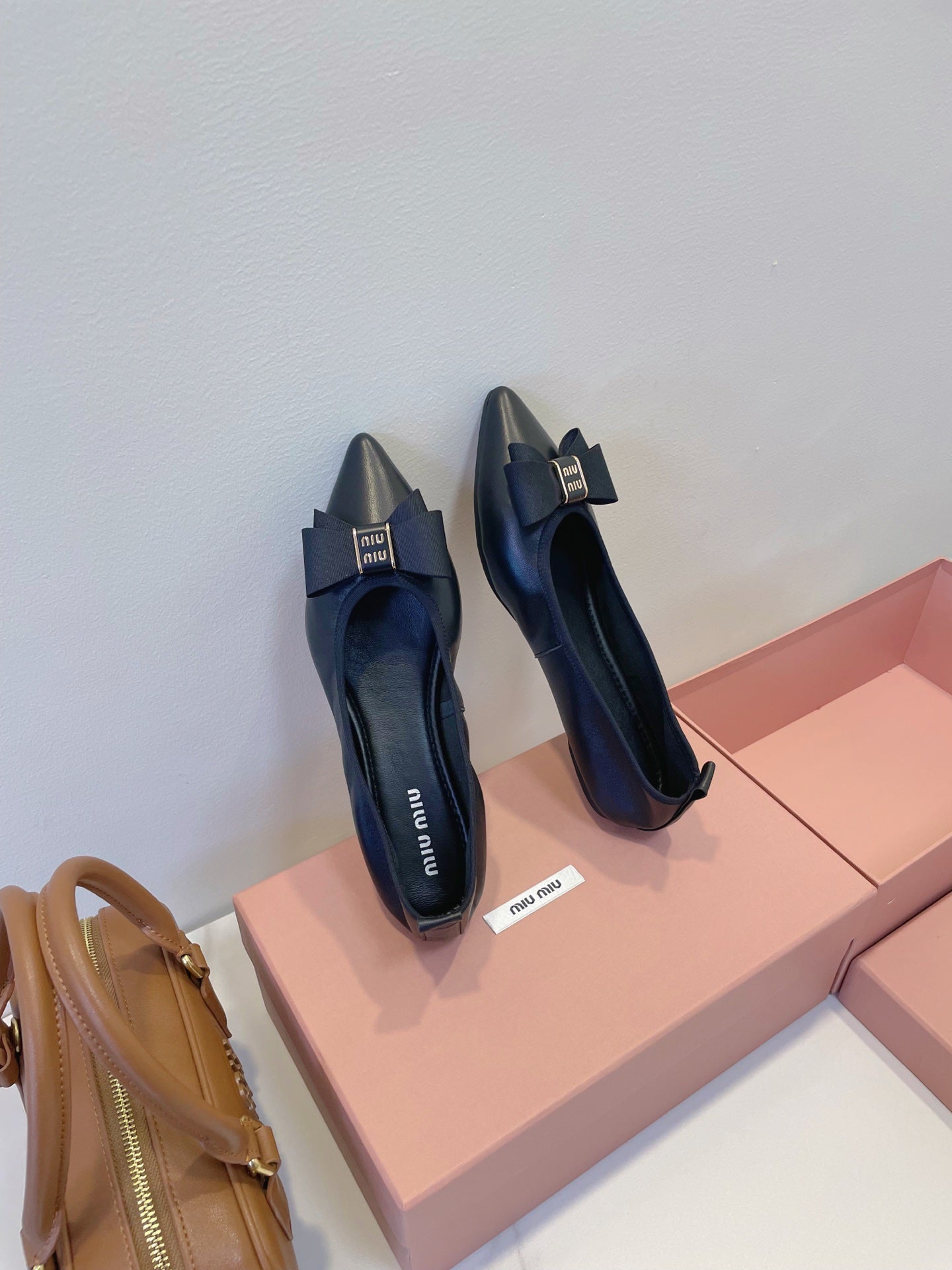 MIUMIU 26S BALLET FLATS IN BLACK CALFSKIN WITH BOW