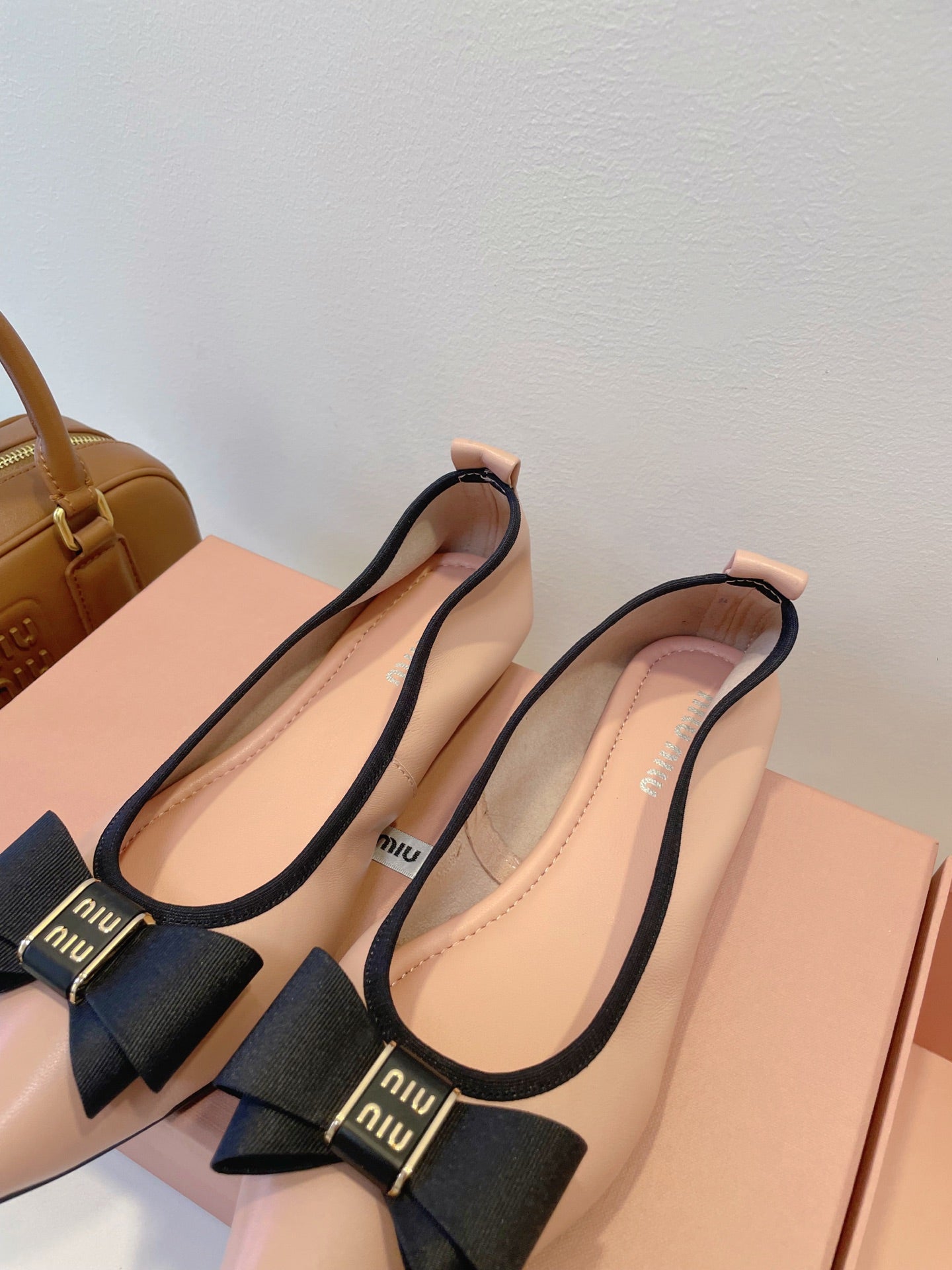 MIUMIU 26S BALLET FLATS IN LIGHT PINK CALFSKIN WITH BOW