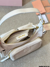 PUCKET BAG IN WHITE CALFSKIN