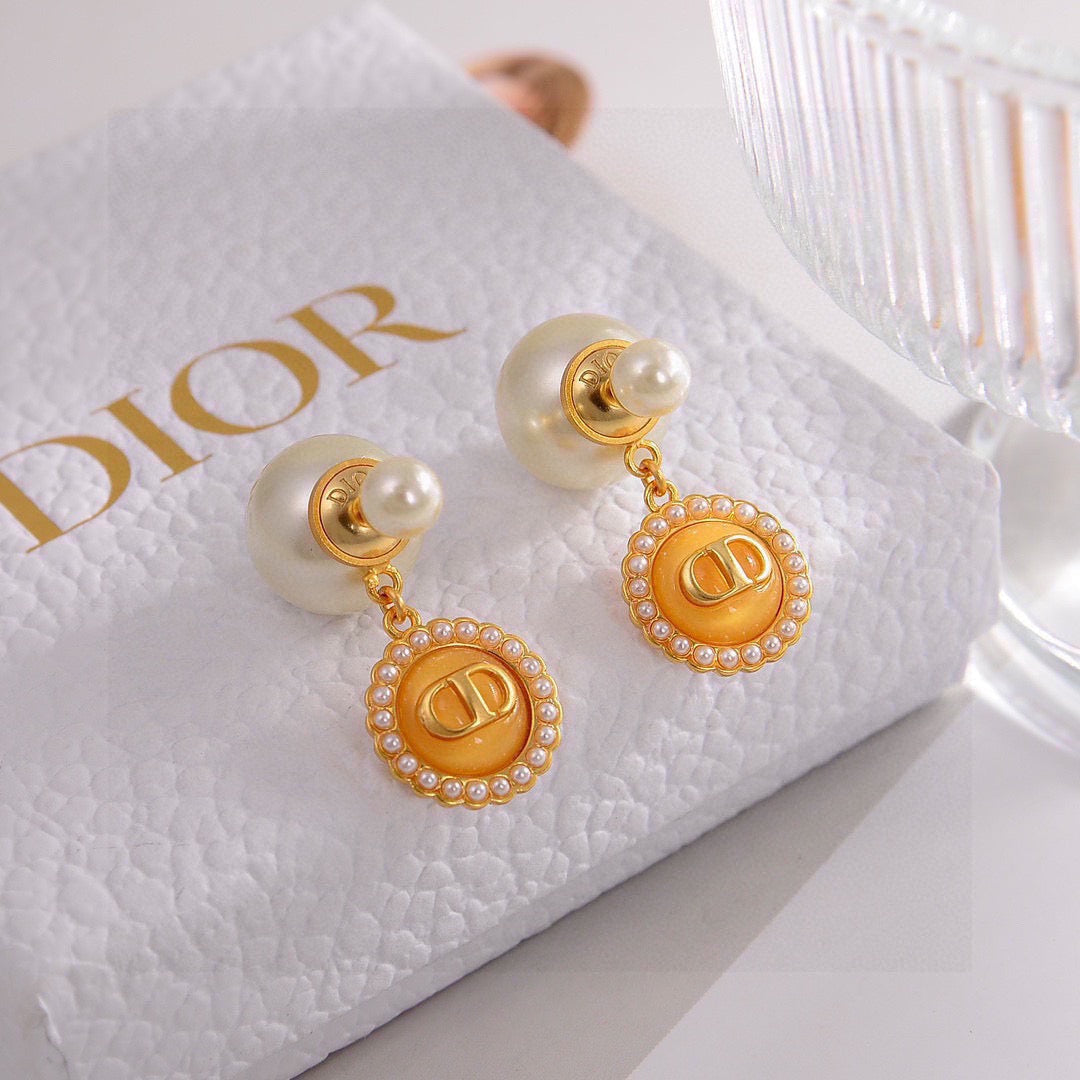 CD 26S DOUBLE PEARL MEDALLION LOGO DROP EARRINGS IN GOLD METAL