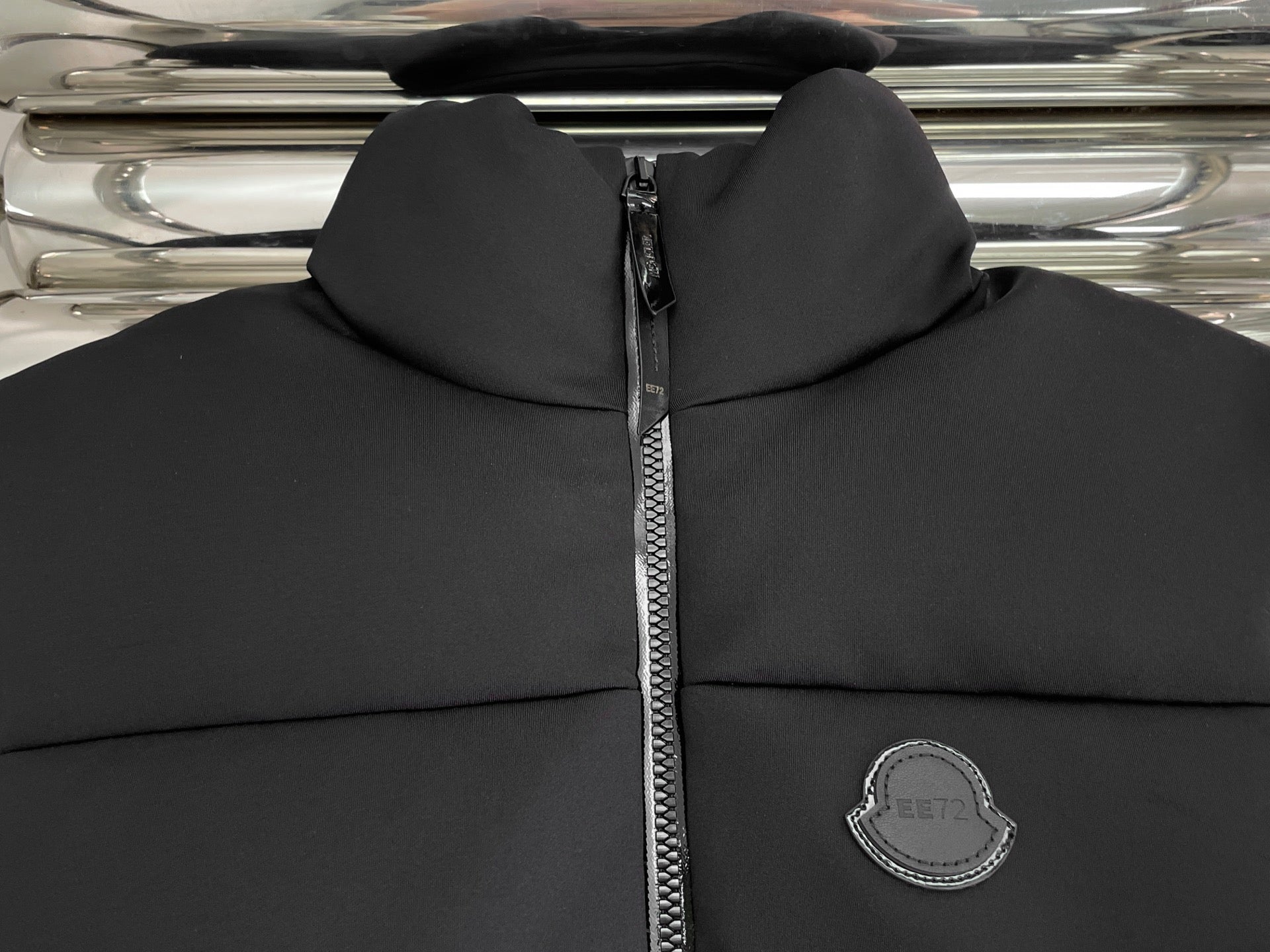 MONCLER 25S SLEEVELESS JACKET 347