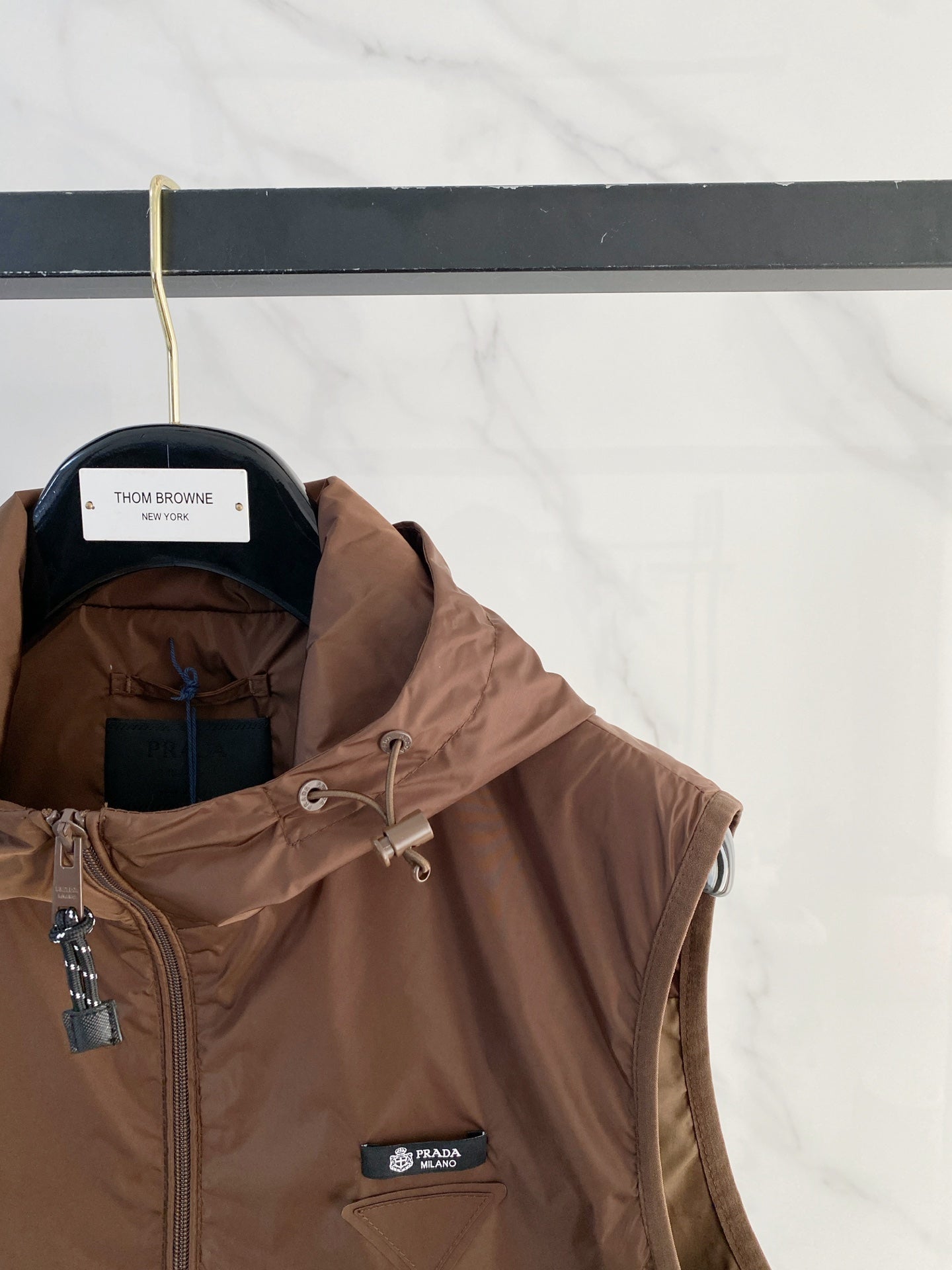 PRADA 26S SLEEVELESS HOODED JACKET 785