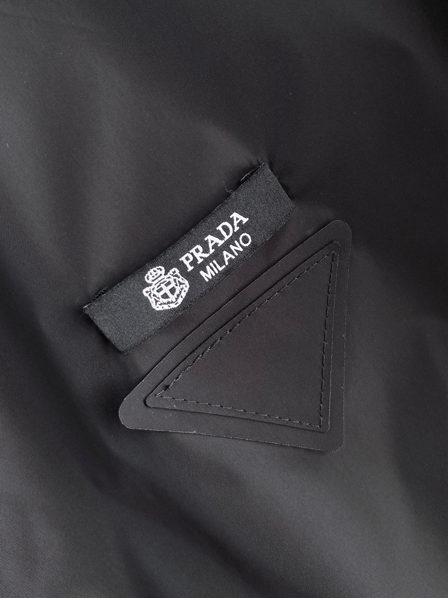 PRADA 26S SLEEVELESS HOODED JACKET 786
