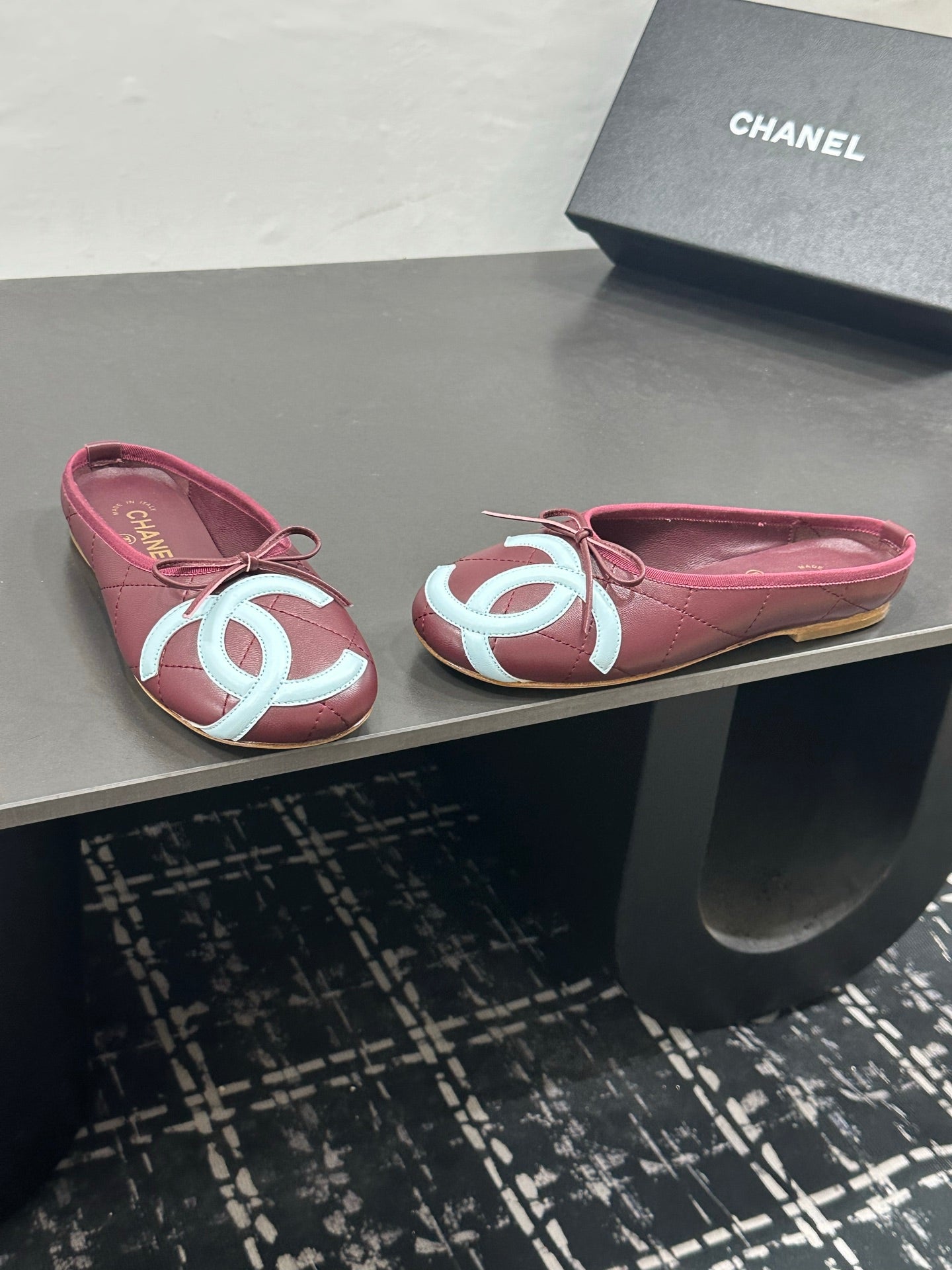 CHANEL 26S BALLET FLATS IN DARK RED CALFSKIN WITH WHITE CC LOGO
