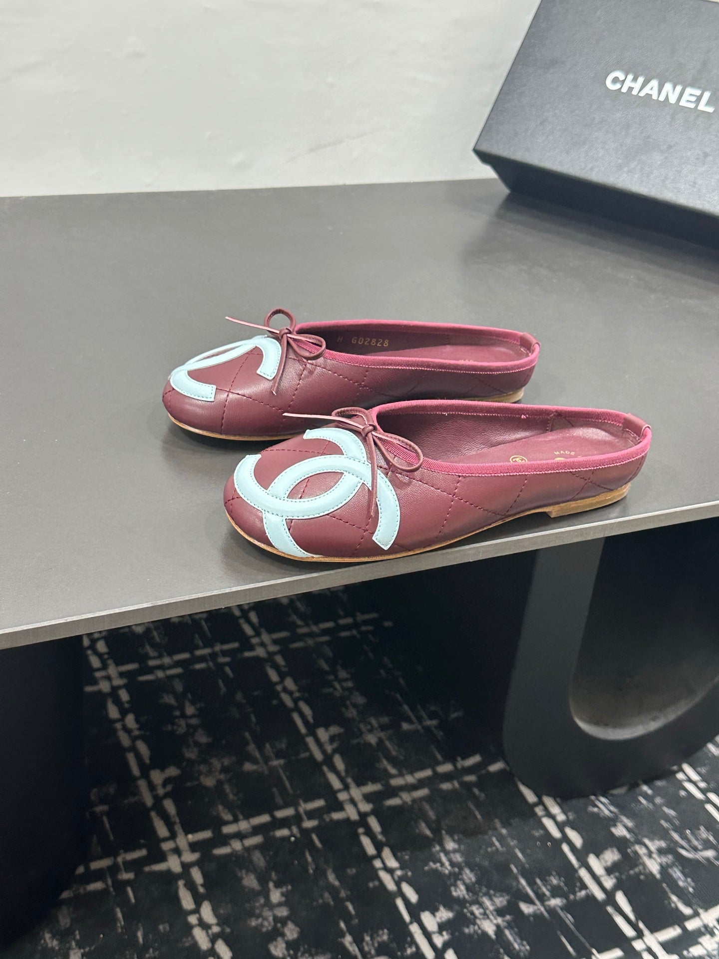 CHANEL 26S BALLET FLATS IN DARK RED CALFSKIN WITH WHITE CC LOGO