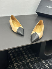 CHANEL 26S FLAT SHOES IN BEIGE AND BLACK LAMBSKIN