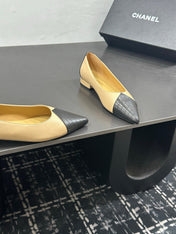 CHANEL 26S FLAT SHOES IN BEIGE AND BLACK LAMBSKIN