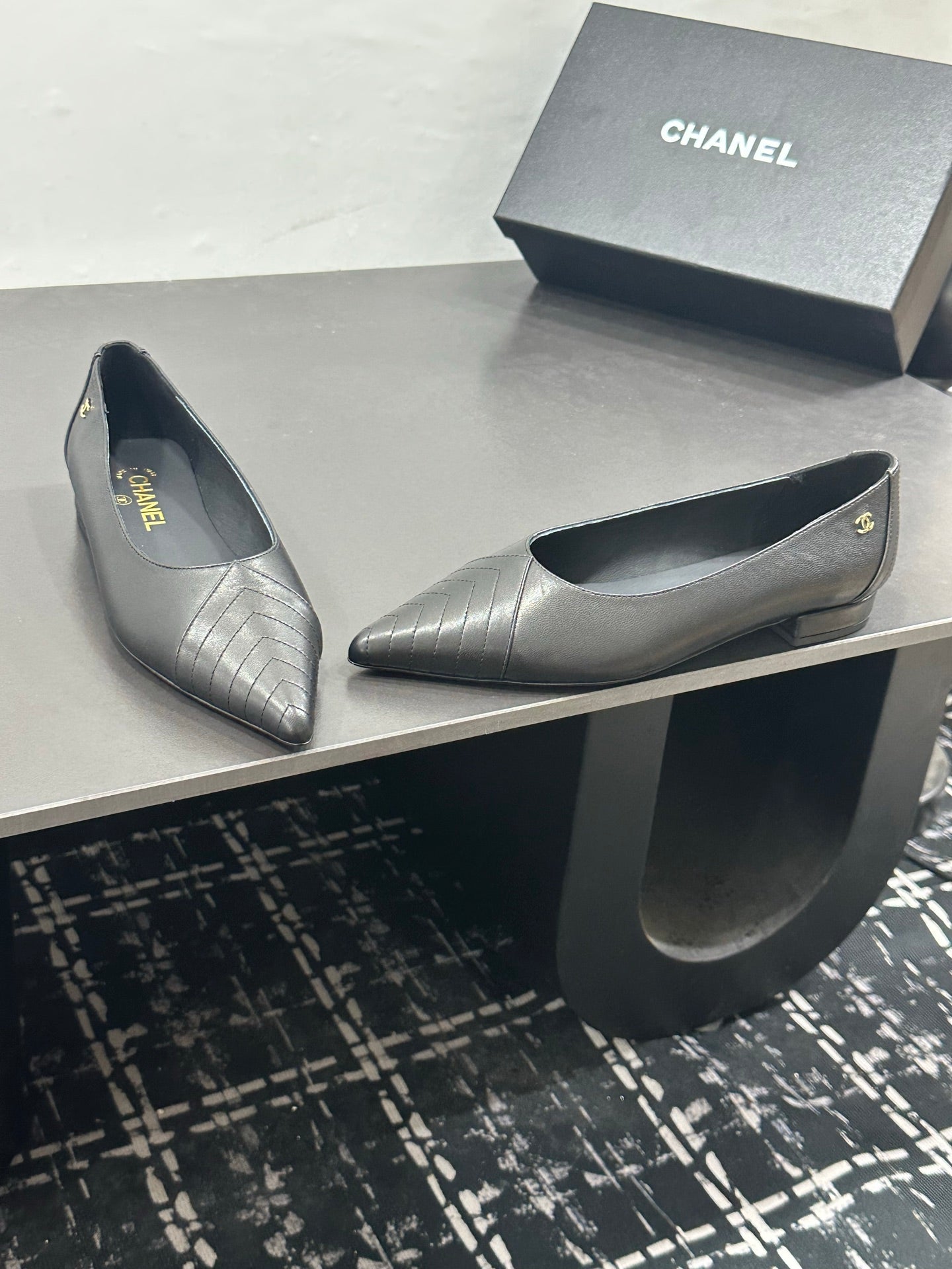 CHANEL 26S FLAT SHOES IN BLACK LAMBSKIN