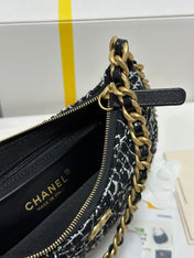 HOBO BAG 23 IN BLACK MIX WHITE TWEED GOLD HARDWARE