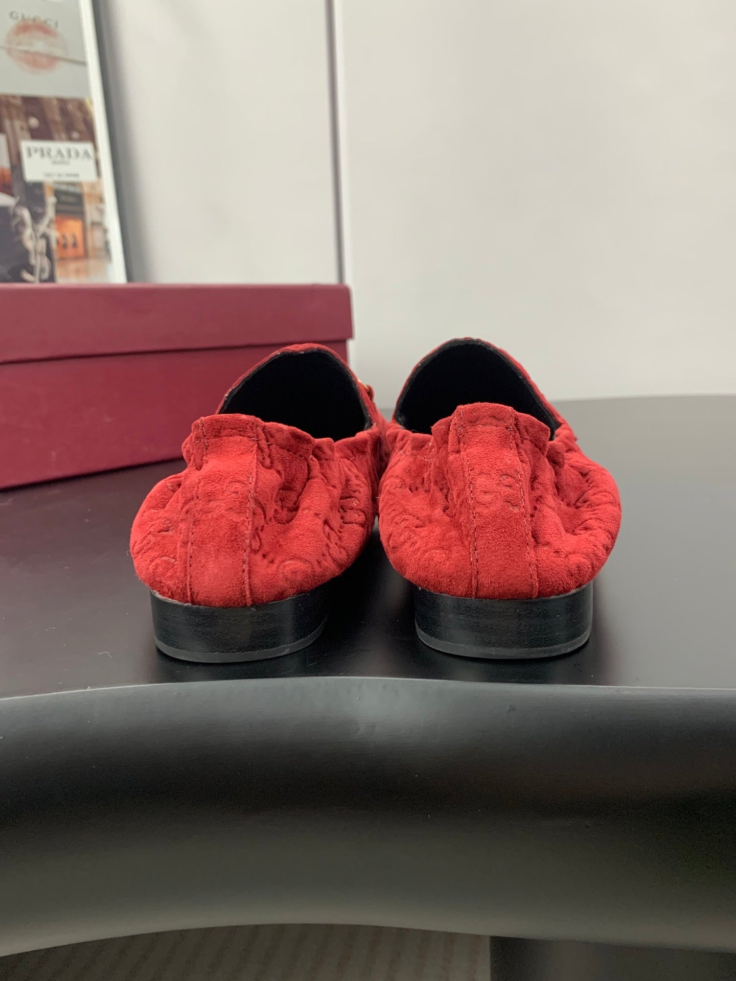 GUCCI 26S LOAFERS IN RED SUEDE WITH GOLD HARDWARE