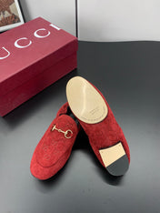 GUCCI 26S LOAFERS IN RED SUEDE WITH GOLD HARDWARE
