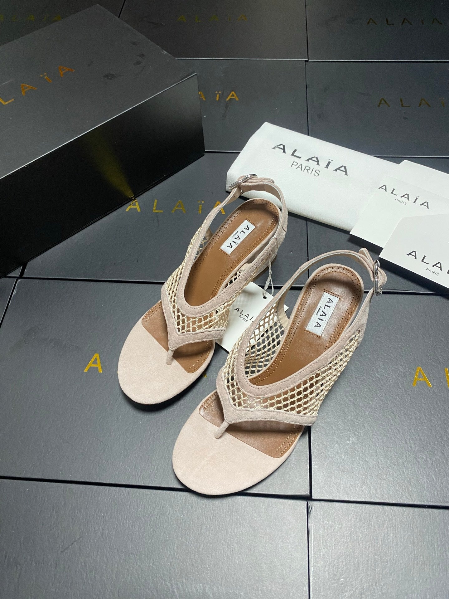 ALAIA 26S MESH THONG HEELS 55 MM IN BEIGE SUEDE